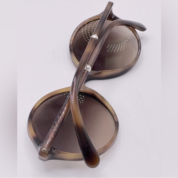 CHANEL Tan Oversized Sunglasses with Gradient Lenses - Picture 9 of 12